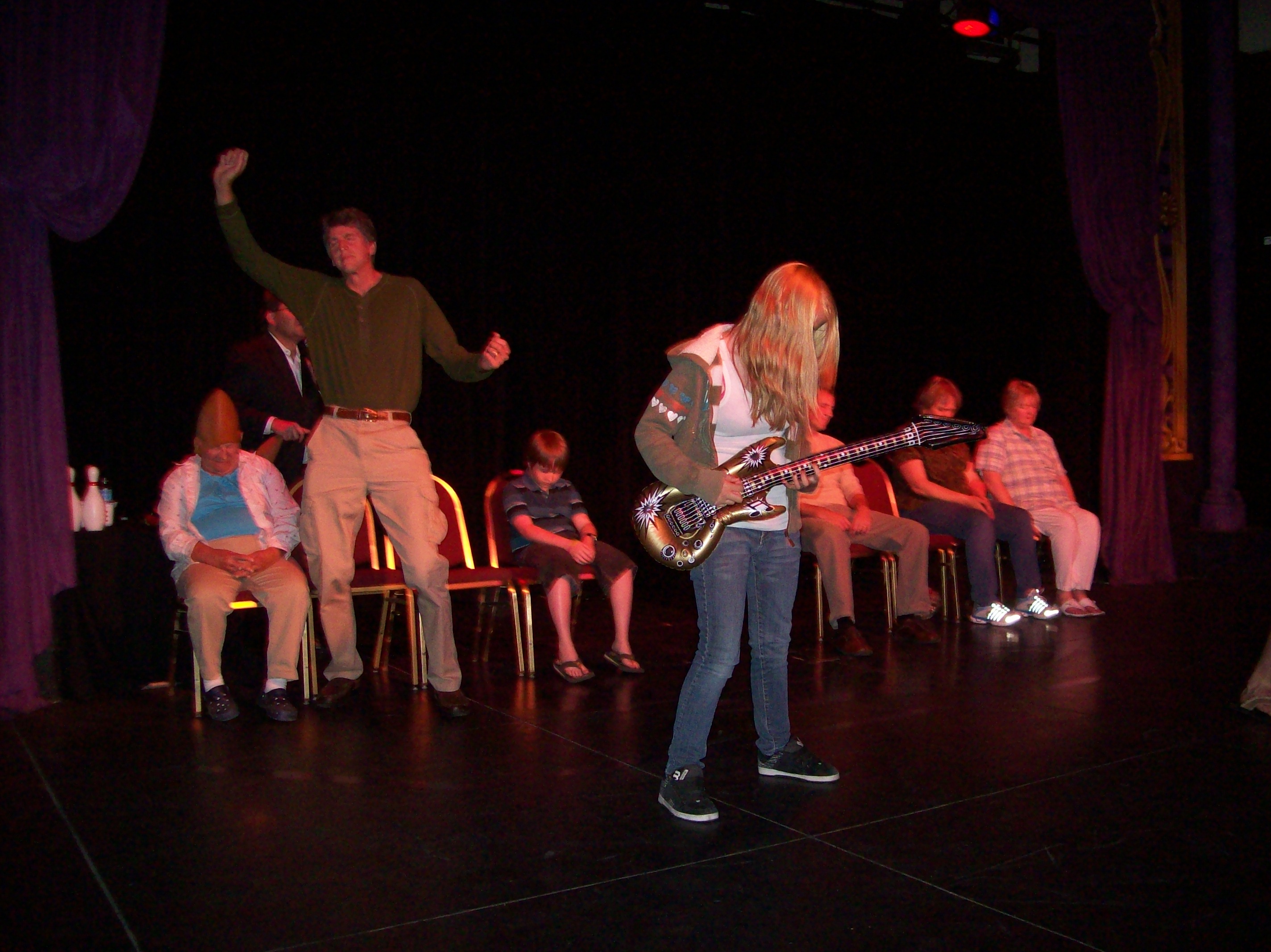 teenager hypnotized in reno sparks  family entertainment show  chris cadys get hypnotized in reno www.renohypnotist.com